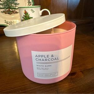 White Barn Apple and Charcoal 3-Wick Candle